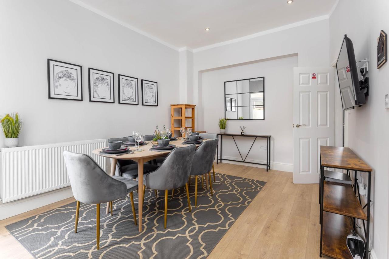 Modern & Stylish Home At The Corner Of Famous Penny Lane In ليفربول المظهر الخارجي الصورة